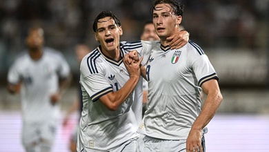 Esposito ghi bàn 2 trận liên tiếp, Italia toàn thắng thời "hậu World Cup"