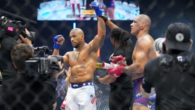Ciryl Gane nghiền nát Alex Pereira, thâu tóm đai hạng nặng tạm thời sau sự kiện UFC Nhà Trắng