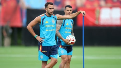 Tây Ban Nha từ khủng hoảng đến dư thừa hậu vệ phải tại World Cup