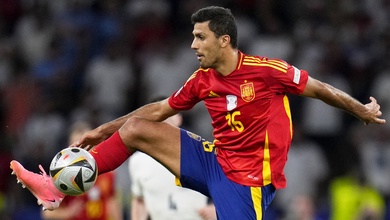 Tây Ban Nha lần đầu tiên có đội trưởng "nước ngoài" ở World Cup