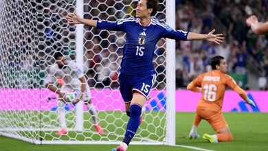 HLV Nhật Bản lý giải việc xếp Kamada đá "tiền đạo ảo" và ghi bàn thứ hai ở World Cup