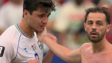 Hậu vệ Uzbekistan khóc nức nở sau màn trình diễn của Ronaldo và Bồ Đào Nha