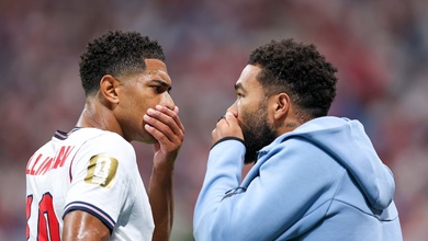 Bellingham mắt bình tĩnh sau bàn thắng của CHDC Congo, đàn anh Reece James trấn an