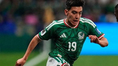 Gilberto Mora lập kỷ lục lịch sử World Cup ở tuổi 17 trong trận Mexico vs Ecuador
