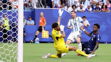 Messi vượt qua kỷ lục bàn thắng kết hợp ở vòng knock-out World Cup của Mbappe và Pele