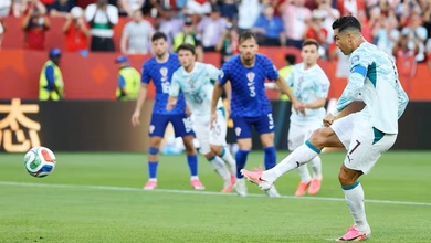 Ronaldo phá vỡ lời nguyền knock-out World Cup sau 20 năm chờ đợi