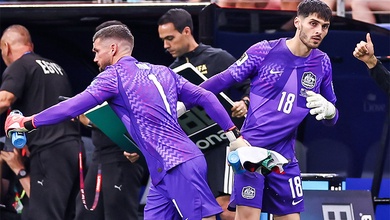 Một quyết định, hai kỳ World Cup và hai cái kết trái ngược của Australia