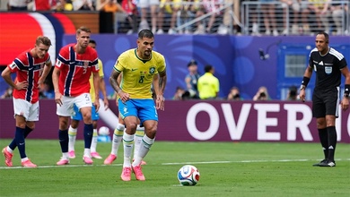 40 năm sau Zico, Brazil lại có cầu thủ đá hỏng phạt đền ở World Cup