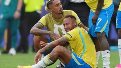 Neymar bật khóc, trở thành cầu thủ Brazil thứ hai dự 4 kỳ World Cup mà không vô địch