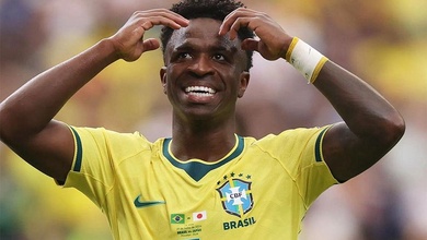 Vì sao Vinicius nhường đá phạt đền cho Bruno Guimaraes?