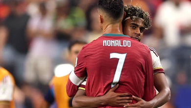 Hành động của Yamal dành cho Ronaldo, người bật khóc sau khi Bồ Đào Nha bị loại