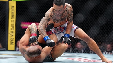 Thảm họa UFC 329: Màn tái xuất của Conor McGregor kết thúc sau 69 giây vì chấn thương