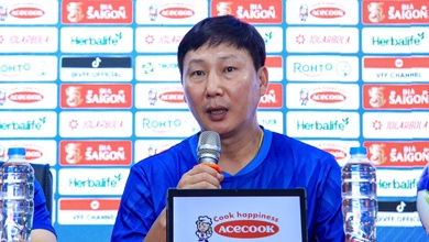 HLV Kim Sang Sik: Hàng công tuyển Việt Nam mạnh hơn khi có thêm Tài Lộc