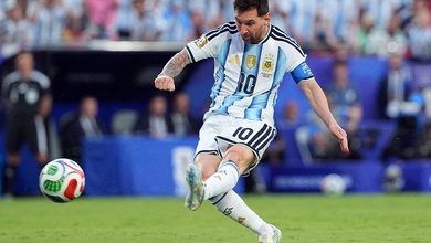Sự đối lập thú vị khi Lionel Messi đối đầu "hệ thống Tây Ban Nha"