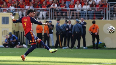 Lý do Simeone không thể ngăn cản Ferran Torres ghi bàn thắng quyết định chức vô địch