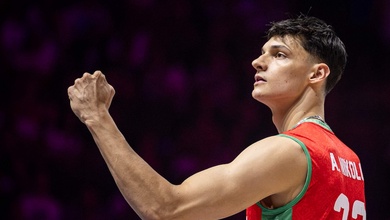 Siêu sao Aleks Nikolov thống trị vòng bảng VNL 2026, dẫn đầu 2 hạng mục cá nhân