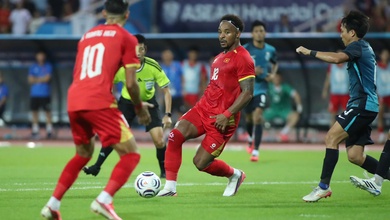 Việt Nam 0-0 Singapore: Đến lượt Tài Lộc sút dội xà ngang