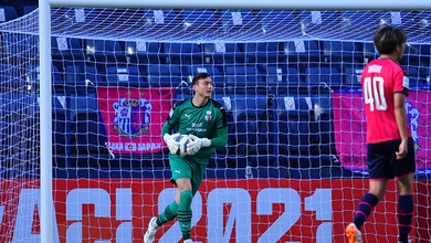 "Đối thủ" bị tuýt còi, Văn Lâm sáng cửa bắt chính ở Cerezo Osaka