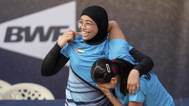 Chủ nhà UAE gây sốc khi đánh bại Trung Quốc để vô địch nội dung tiếp sức đồng đội cầu lông ngoài trời thế giới