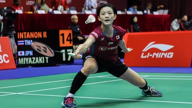 "Thần đồng cầu lông" Nhật Tomoka Miyazaki loại cựu số 1 thế giới Ratchanok Intanon ở Hong Kong Open 2024