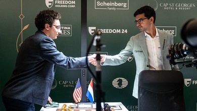 Cờ vua FIDE Candidates 2026: Anish Giri bám đuổi Sindarov và "canh bạc" rủi ro của Fabiano Caruana