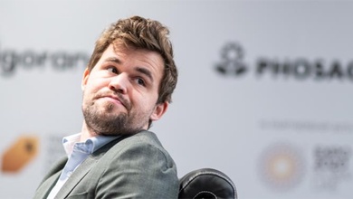 Magnus Carlsen nổi nóng đẩy máy quay sau thất bại sốc tại Giải cờ vua vô địch cờ nhanh và cờ chớp thế giới FIDE