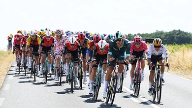 Chặng 9 của cuộc đua xe đạp Tour de France 2025 trở thành chặng nhanh thứ 2 trong lịch sử