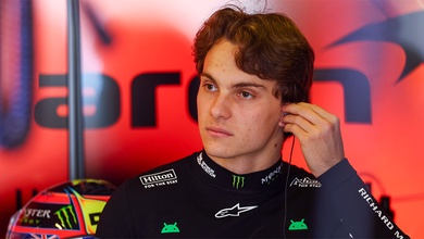 Oscar Piastri "tuyên chiến" với Lando Norris: McLaren sẽ đối xử công bằng tại F1 2026?