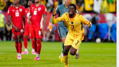 Caleb Yirenkyi: Hành trình từ đám cỏ cháy châu Phi đến người hùng ghi bàn cho Ghana ở đêm mưa World Cup