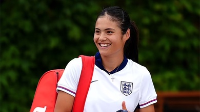 Những câu hỏi xoay quanh nhà tài trợ cho người đẹp quần vợt Emma Raducanu khi đến Úc