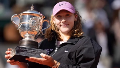 Mirra Andreeva lên ngôi vô địch Roland Garros đầu tiên sau trận chung kết một chiều