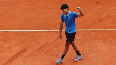 Quần vợt Monte Carlo Masters 2026: Carlos Alcaraz "hủy diệt" đối thủ ngày trở lại mặt sân đất nện sở trường