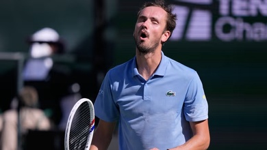 Cú sốc quần vợt Monte Carlo 2026: Daniil Medvedev thua "trắng" 0-6, 0-6 trước Berrettini trong trận đấu thảm họa