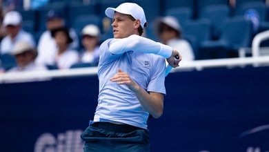 Jannik Sinner khuất phục Shapovalov tại quần vợt Indian Wells 2026: Bản lĩnh của "Cỗ máy chiến thắng" thế hệ mới