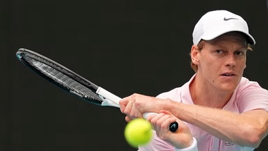 Jannik Sinner giải mã Carlos Alcaraz sau chung kết quần vợt Monte Carlo: Khi bại tướng trở nên đáng sợ hơn bao giờ hết