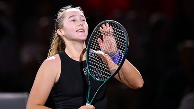 Quần vợt Stuttgart Open 2026: Mirra Andreeva quật ngã "Nữ hoàng sân đất nện" Swiatek