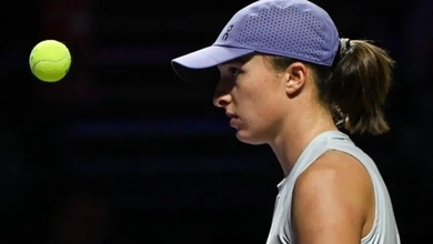 Iga Swiatek lên tiếng khi mất ngôi số 1 thế giới quần vợt đơn nữ vào tay Aryna Sabalenka năm 2025