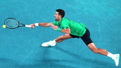 Novak Djokovic lập kỷ lục 400 trận thắng quần vợt Grand Slam và san bằng kỷ lục của Federer tại Úc mở rộng 2026
