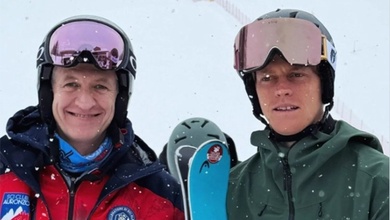 Sao quần vợt đón Giáng sinh: Swiatek lộng lẫy đi tiệc, Sinner đi trượt tuyết...