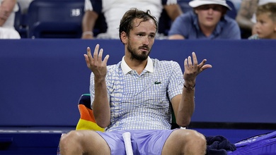 Daniil Medvedev kêu gọi giờ bắt đầu sớm hơn để giảm thiểu các trận đấu kết thúc muộn tại giải quần vợt Úc mở rộng