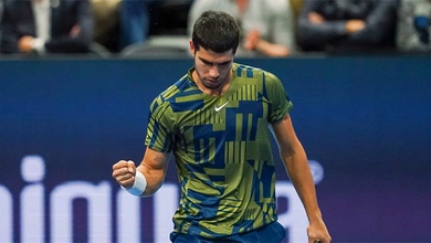 Hạt giống số 1 Carlos Alcaraz dễ dàng giành chiến thắng tại Giải quần vợt Úc mở rộng ở trận đấu Grand Slam thứ 100