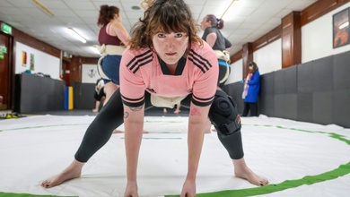 Chuyện về nữ y tá trở thành võ sĩ sumo đầu tiên của Ireland: "Đấu với đàn ông thật quyền năng"