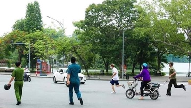 Hà Nội xử phạt hơn 1300 trường hợp tập thể dục, không đeo khẩu trang