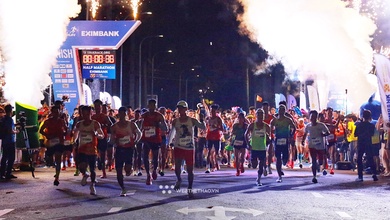 Ho Chi Minh City Night Run Eximbank 2024 khai cuộc với cự ly bán marathon hấp dẫn