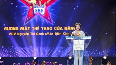 Kỷ lục gia điền kinh Nguyễn Thị Oanh nhận danh hiệu Gương mặt thể thao của năm Giải thưởng Cống hiến