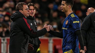 Ronaldo lại phản ứng sau khi bị thay thế trong trận MU vs Brentford