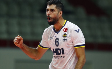 Fenerbahçe gia hạn hợp đồng với chuyền 2 huyền thoại của Iran