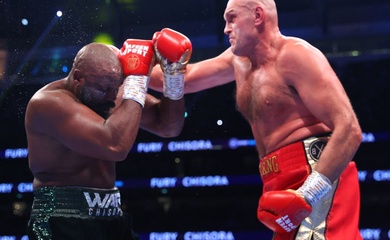 Tyson Fury knockout Derek Chisora, mặt đối mặt thách thức Oleksandr Usyk