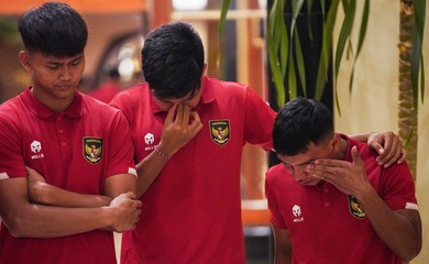 Cầu thủ U20 Indonesia khóc nức nở khi bị loại ở U20 World Cup 2023