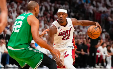 Tranh cãi ở pha bóng Jimmy Butler bị phạm lỗi cuối Game 6: Trọng tài đã đúng hay sai?